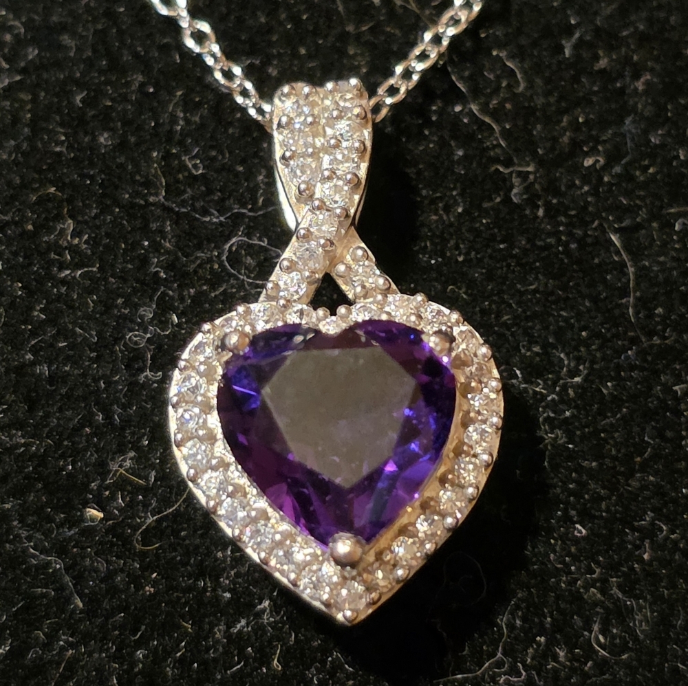 Elegant Amethyst Purple Heart Pendant Necklace